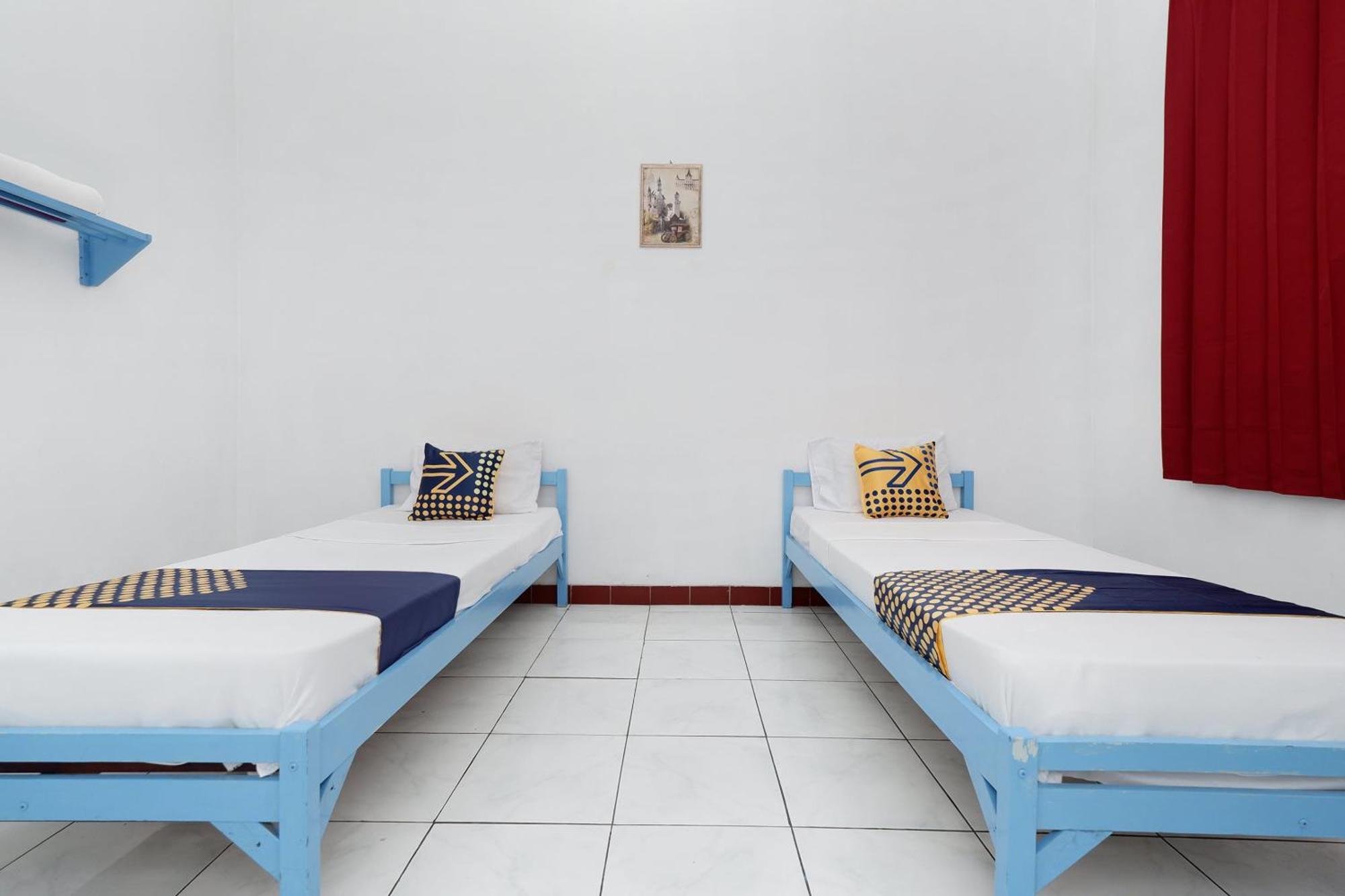 טגאל Spot On 2289 Hotel Saudara מראה חיצוני תמונה